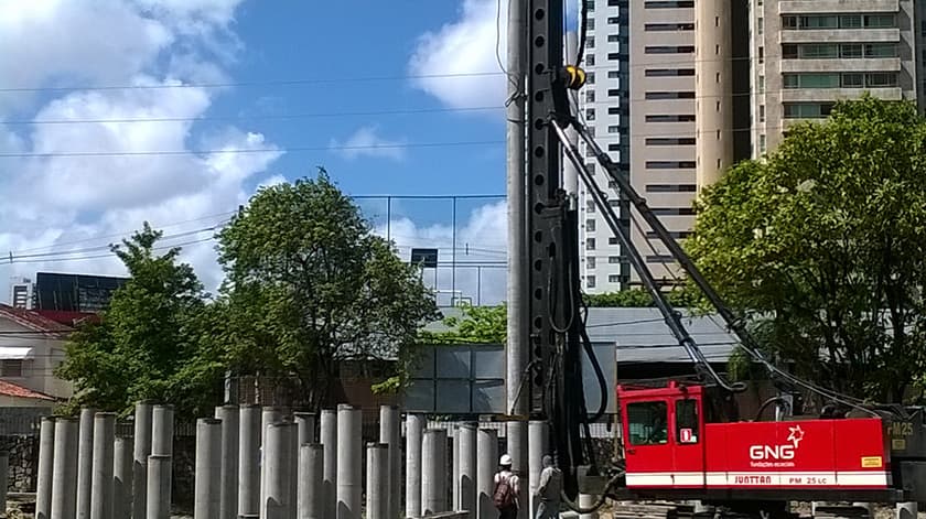 Obra da GNG: Edificio pedra firme pe