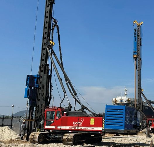 gng-equipment-special-foundations-crawler-hydraulic-hammers-pm25-lc