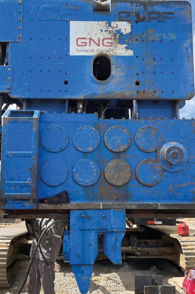 ice-28rf-vibratory-hammers-gng-equipment (3)