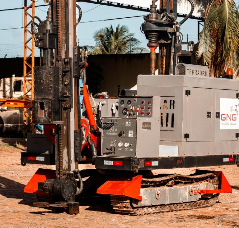 solardrill-inca-piling-gng-special-foundations-equipment (2)
