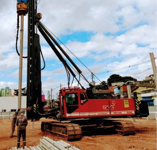 equipos-gng-cimentaciones-especiales-martillos-hidraulicos-sobre-orugas-pm25-h (1)