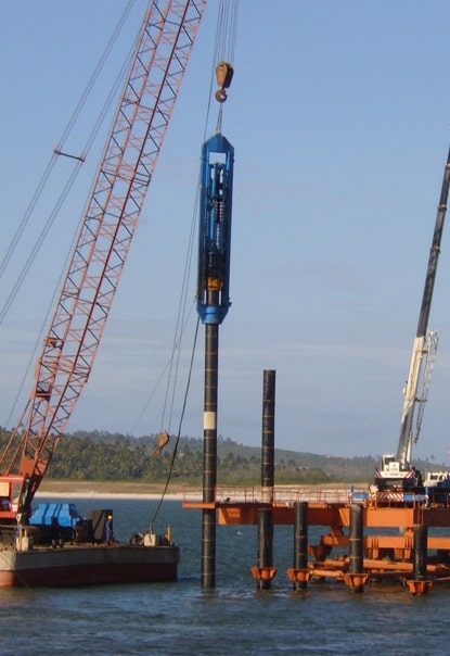 equipos-gng-martillos-hidraulicos-suspendidos-hhk-5-7-9a (2)