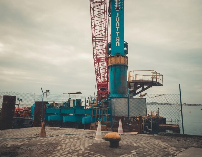 equipos-gng-martillos-hidraulicos-suspendidos-hhk-7-9as (3)