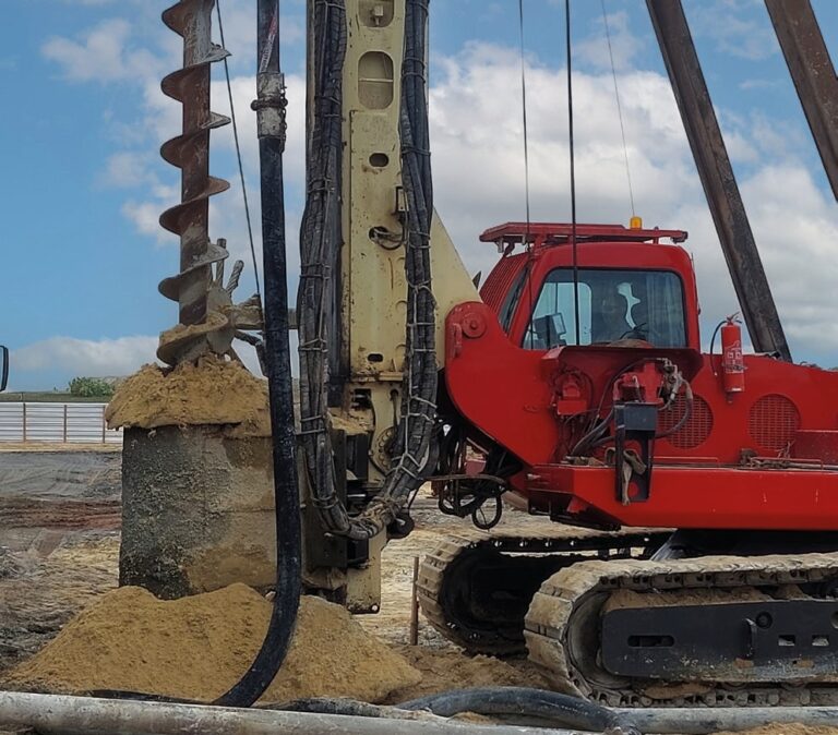 gng-special-foundations-equipment-p135-ev-continuous-flight-auger-piles (4)