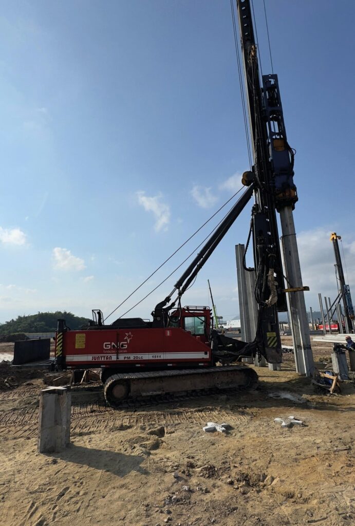 gng-special-foundations-equipment-pm20-lc-hydraulic-hammers-on-crawlers (3)