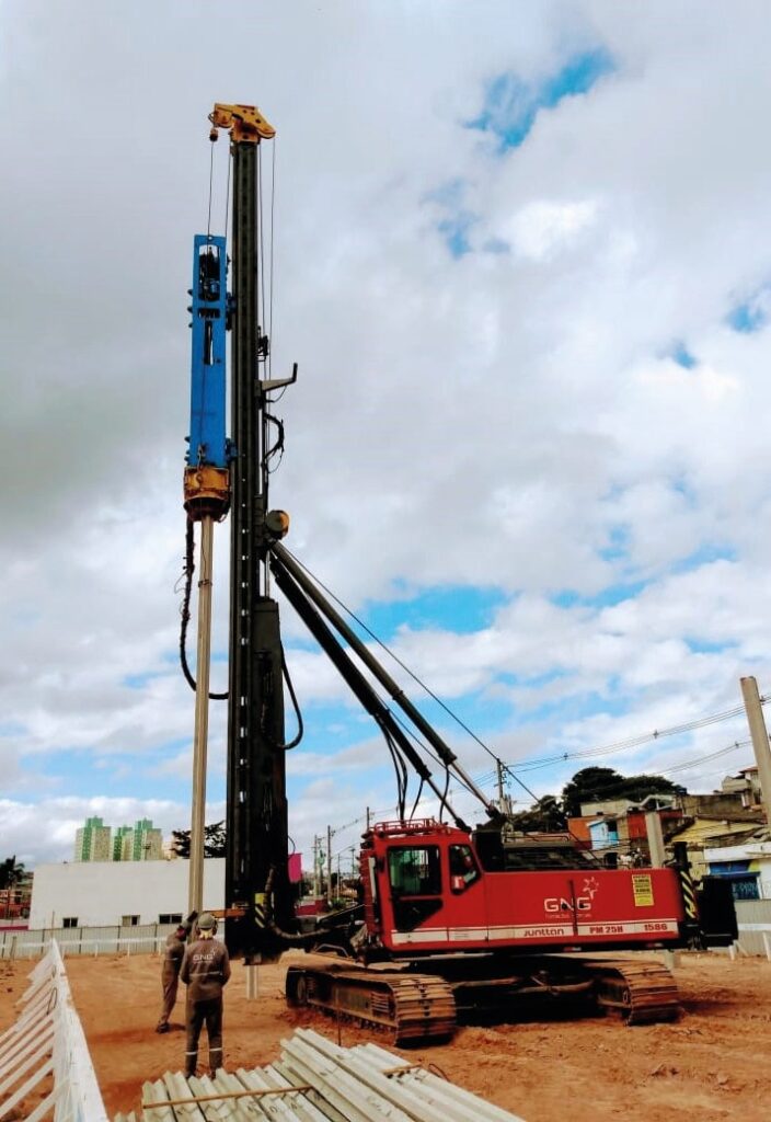 gng-special-foundations-equipment-pm25-h-hydraulic-hammers-on-crawlers (4)