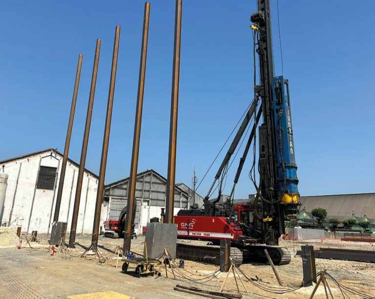 gng-special-foundations-equipment-pm25-lc-hydraulic-hammers-on-crawlers (4)