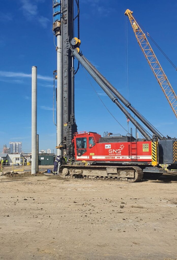 gng-special-foundations-equipment-pm26-lc-hydraulic-hammers-on-crawlers (3)